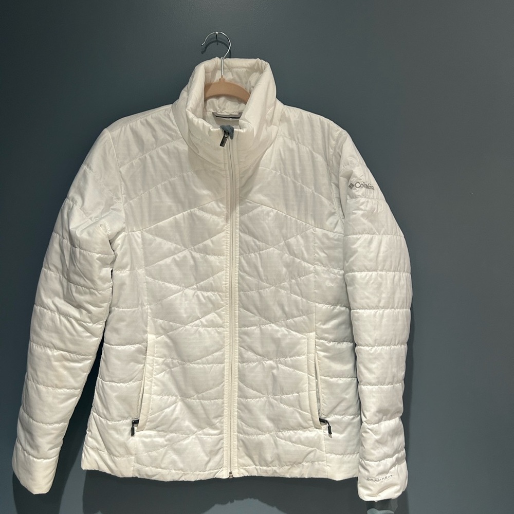Columbia White Puffer Jacket with Quilted Design